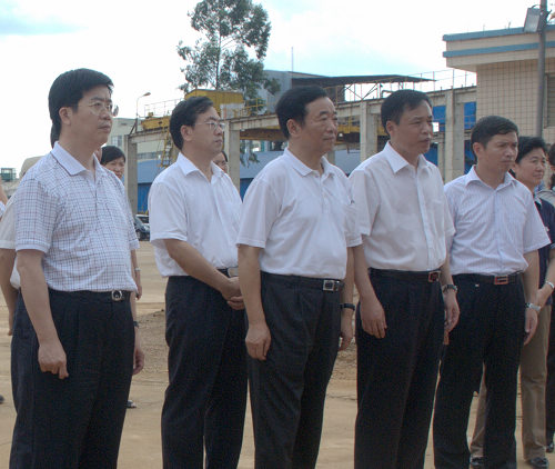 9月8日，中央巡視組組長、十一屆全國人大農(nóng)業(yè)和農(nóng)村委員會副主任委員房鳳友，中央巡視組副組長、副部級巡視專員郭林，中央巡視組副組長、副部級巡視專員謝秀蘭等領(lǐng)導一行8人，到湘桂循環(huán)經(jīng)濟產(chǎn)業(yè)園對集團經(jīng)濟建設、黨建等工作情況進行檢查指導。自治區(qū)黨委組織部部長周新建，崇左市委副書記、市長黃克，江州區(qū)委書記藍大煌，湘桂集團董事局副主席陳輝，湘桂公司總經(jīng)理朱光彩等陪同考察。